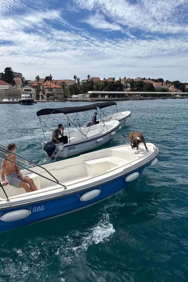 Set off with your friends
